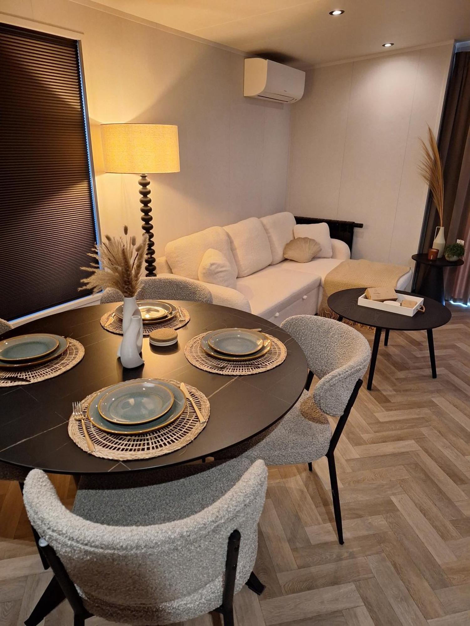'Relax Lodge Sea' - Wellness Lodge In Zeeland - Private Sauna - Airco - Garden - Outdoor Swimming Pool - Free Wifi, Towels & Bed Linen Heinkenszand エクステリア 写真