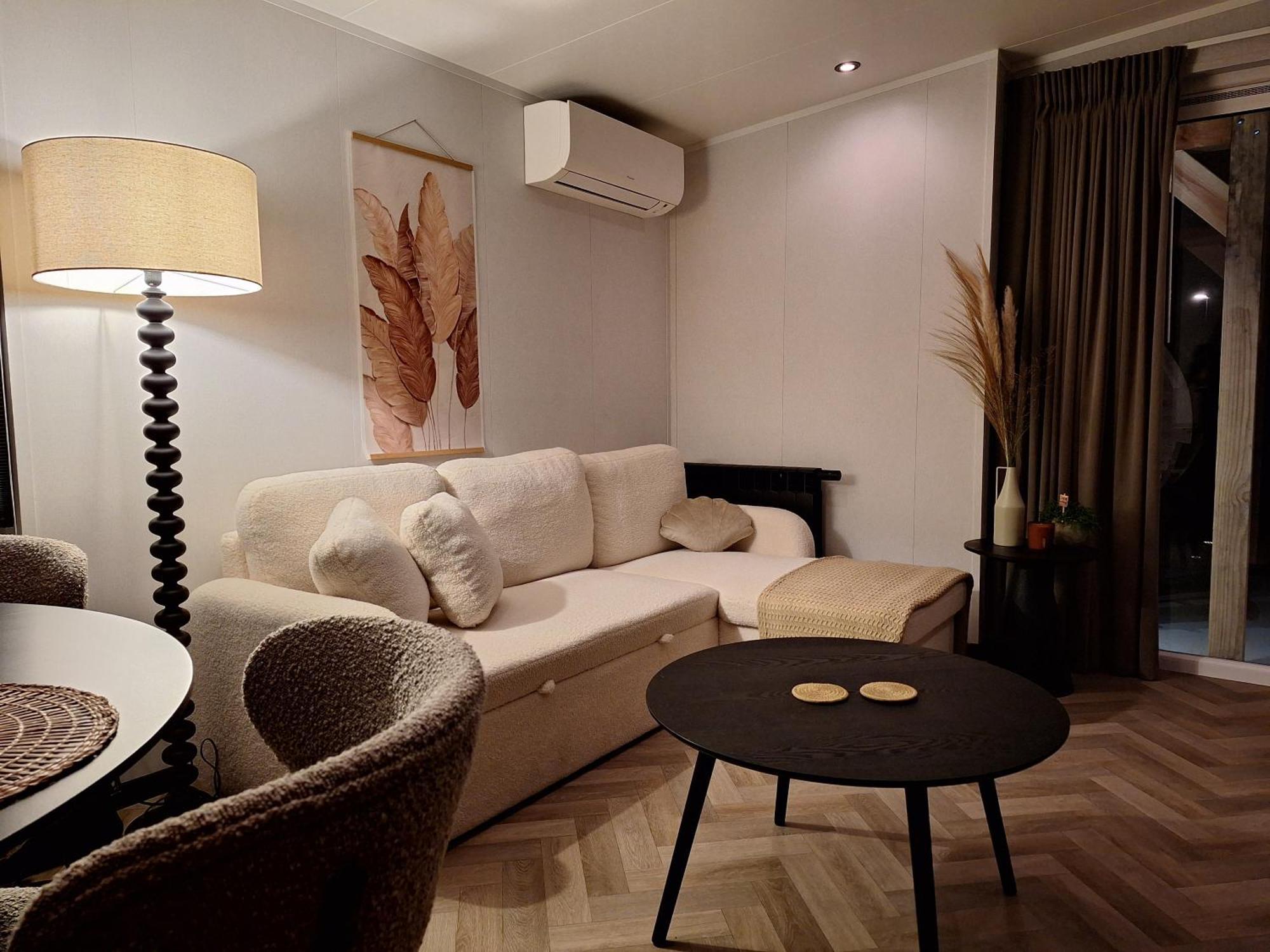 'Relax Lodge Sea' - Wellness Lodge In Zeeland - Private Sauna - Airco - Garden - Outdoor Swimming Pool - Free Wifi, Towels & Bed Linen Heinkenszand エクステリア 写真